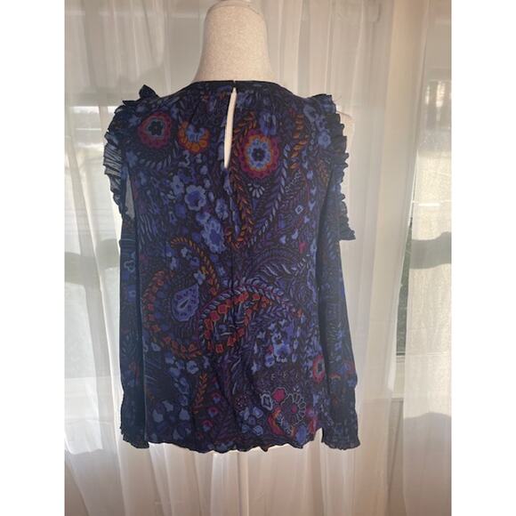 Loft Size X-Small‎ Cut-Out Shoulder Blouse Blue Floral - Picture 3 of 5
